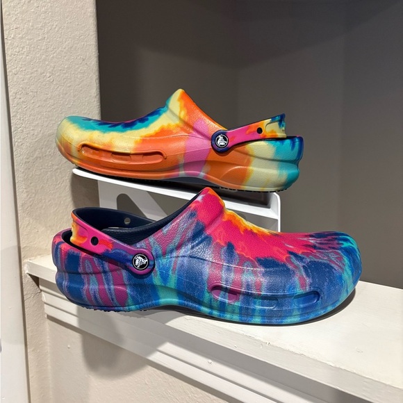 Crocs Tie Dye Unisex Bistro Rainbow Clogs Slip Resistant Mens 11/Womens 13 - Picture 1 of 9